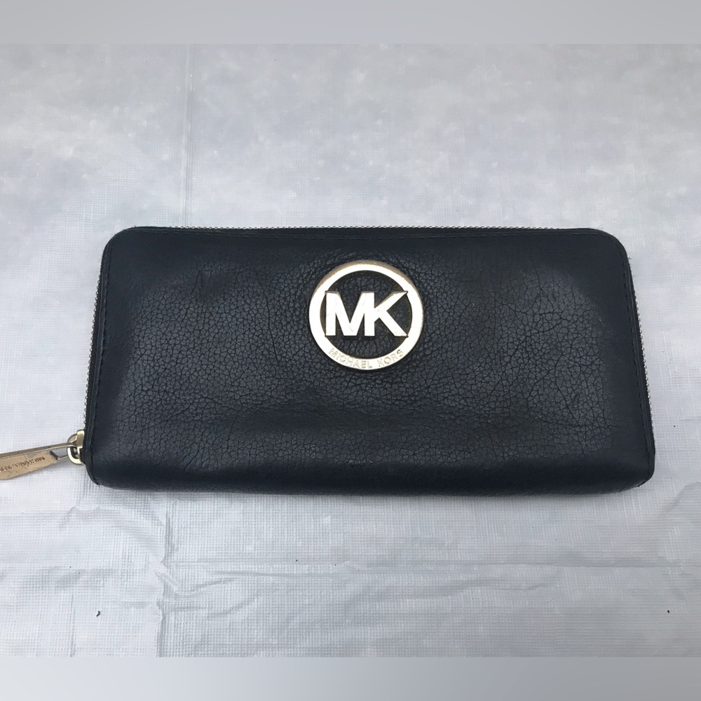 Michael Kors genuine pebble leather black wallet w/ zipper closure gold hardware
